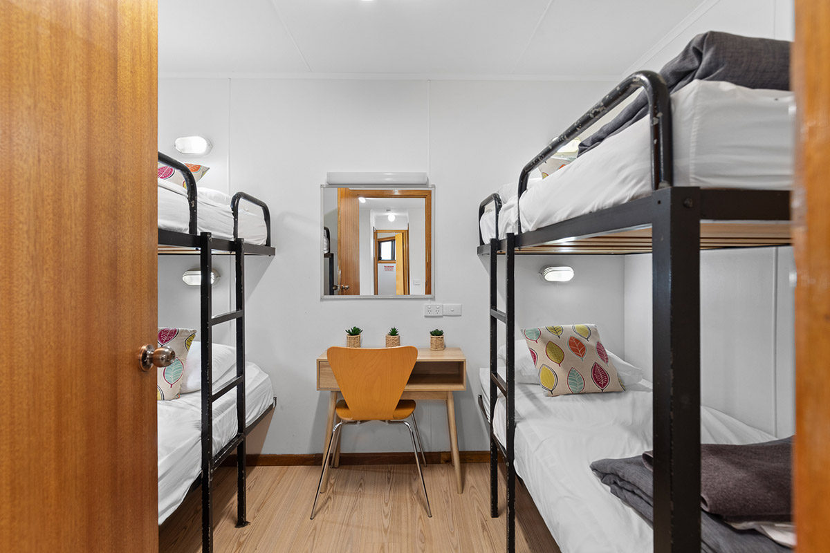 Holiday Unit 6 Berth