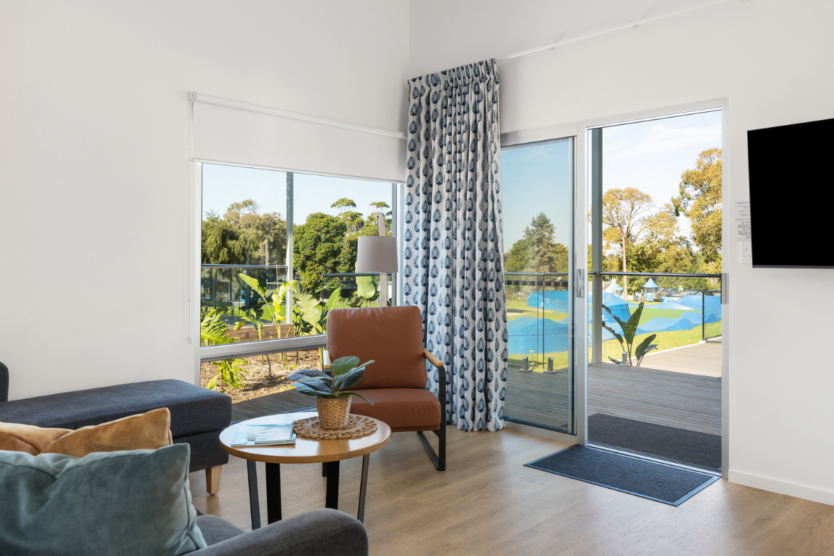 Lakeside Villa 3 Bedroom-lounge