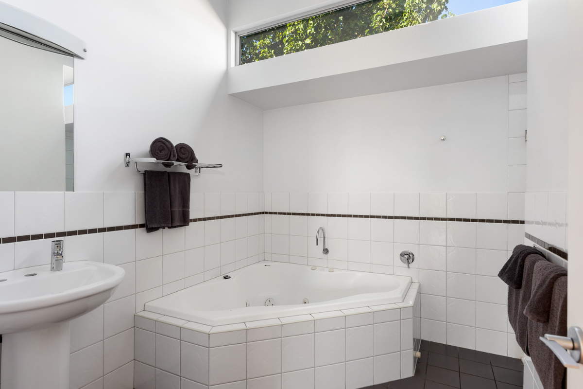 Retreat- bathroom